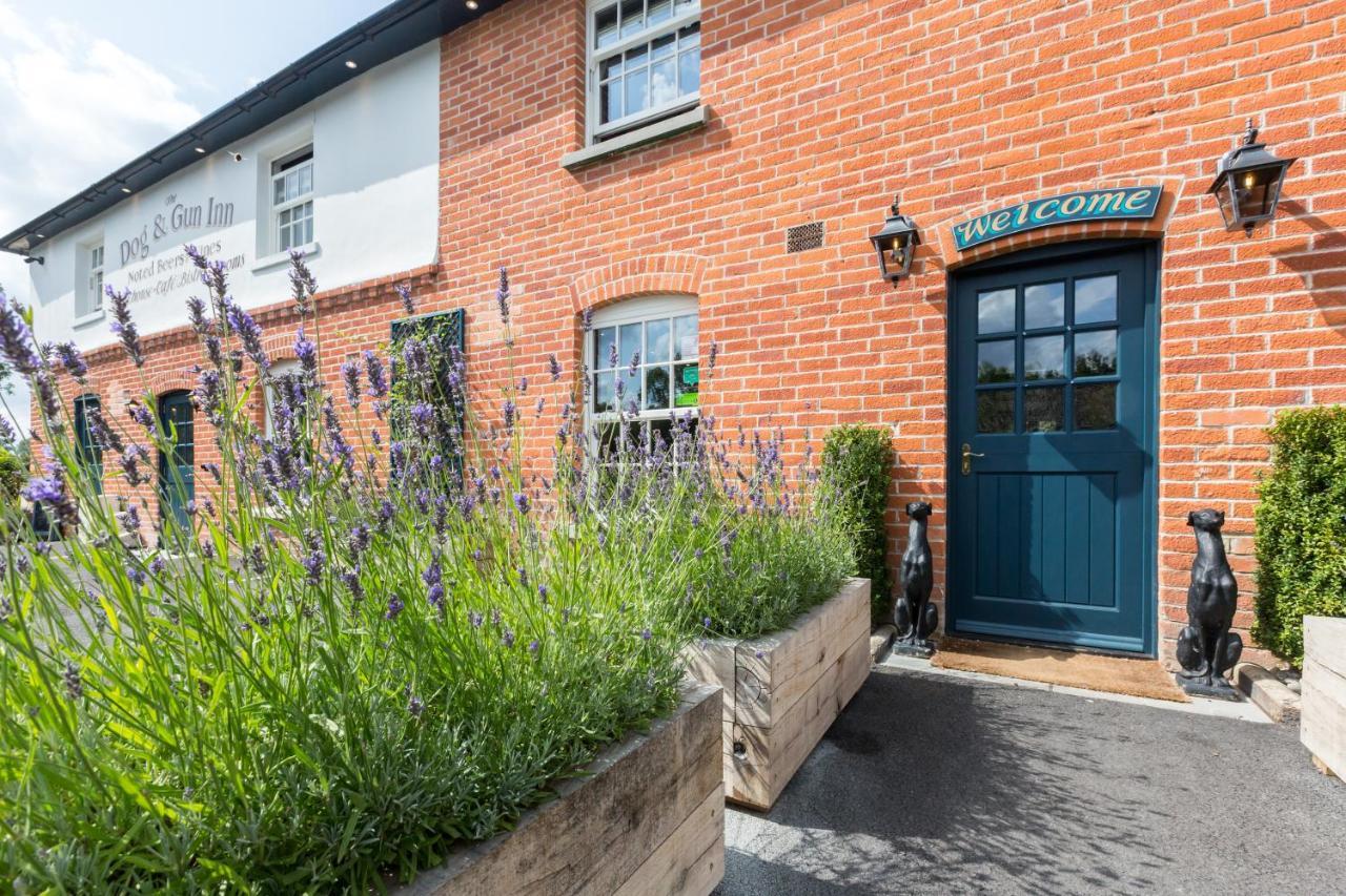 The Dog & Gun Inn Netheravon Exterior foto